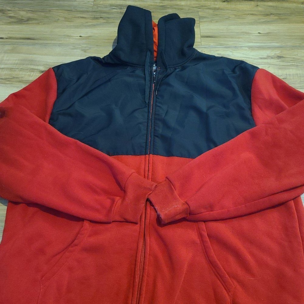 Old Skool red and black zip up fleece jacket. 4x